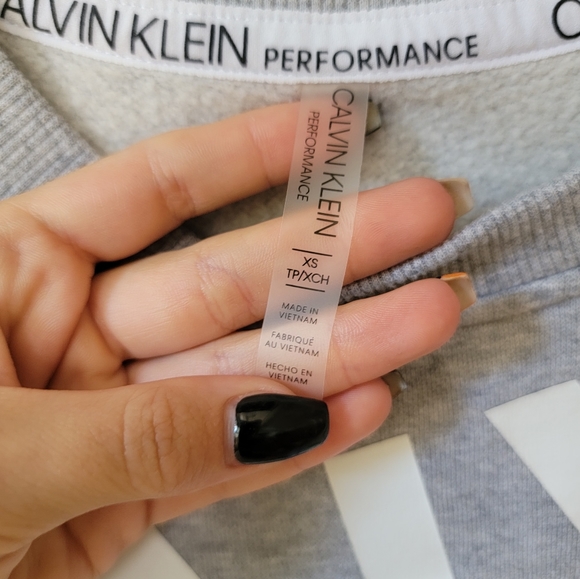 Calvin Klein Crop Sweatshirt, XS!! - Picture 4 of 6